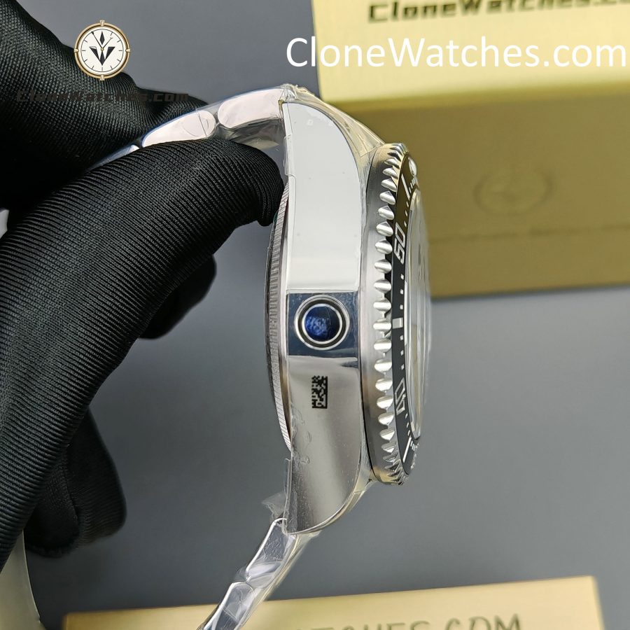 Rolex Super Clone Watches 1:1 Deepsea Sea Dweller Gradient Blue Dial M126660 3235 Movement - Image 9
