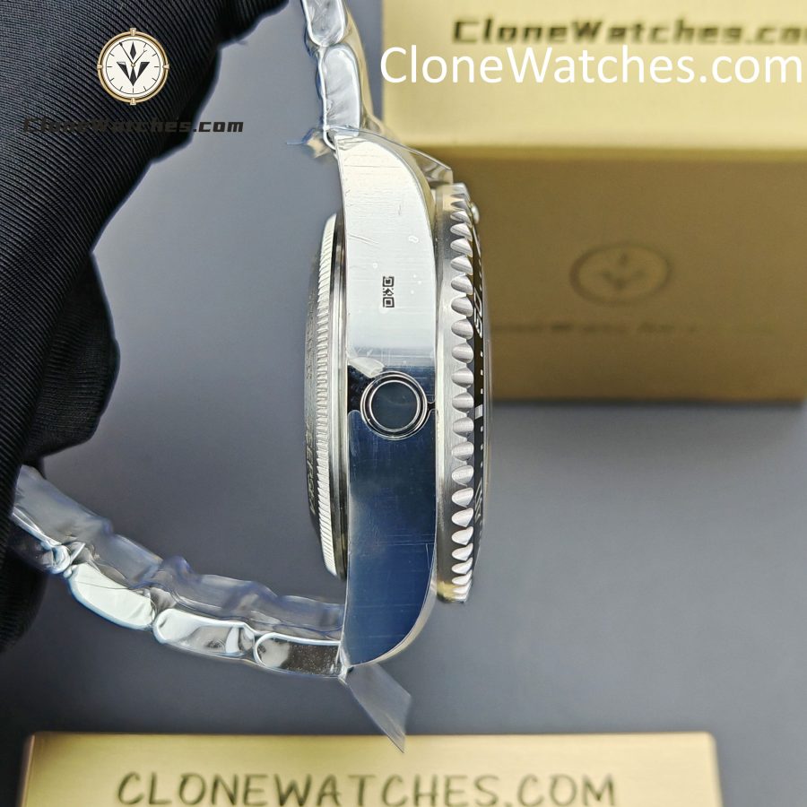Rolex Super Clone Watches 1:1 Deepsea Sea Dweller Gradient Blue Dial M126660 3235 Movement - Image 9