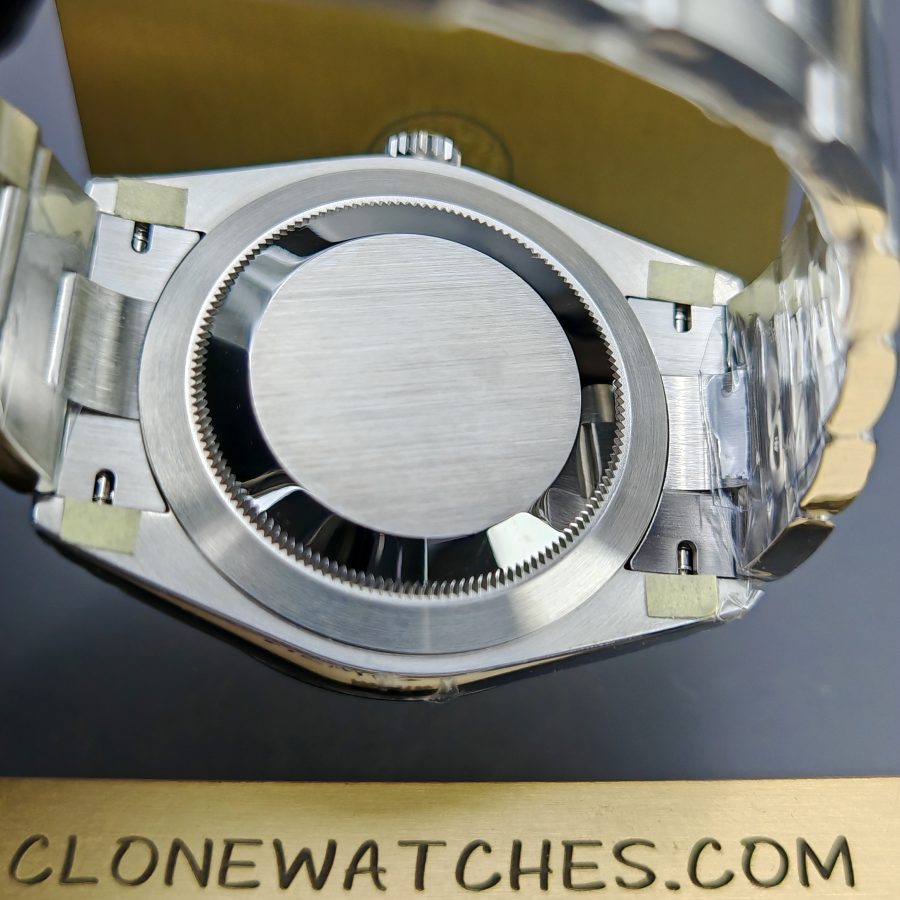 Rolex Super Clone Watches 1:1 Oyster Perpetual Red Dial 41mm M124300 3230 Movement - Image 11
