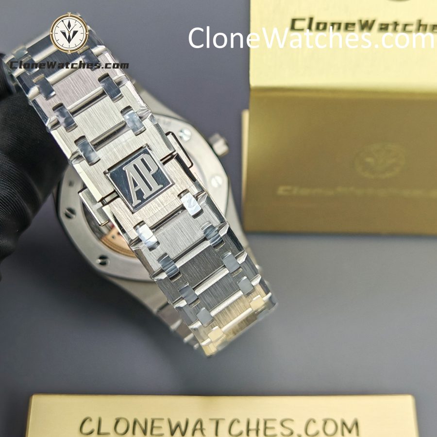 Audemars Piguet Super Clone Watches 1:1 Royal Oak “Jumbo” 15202IP Blue Dial - Image 7