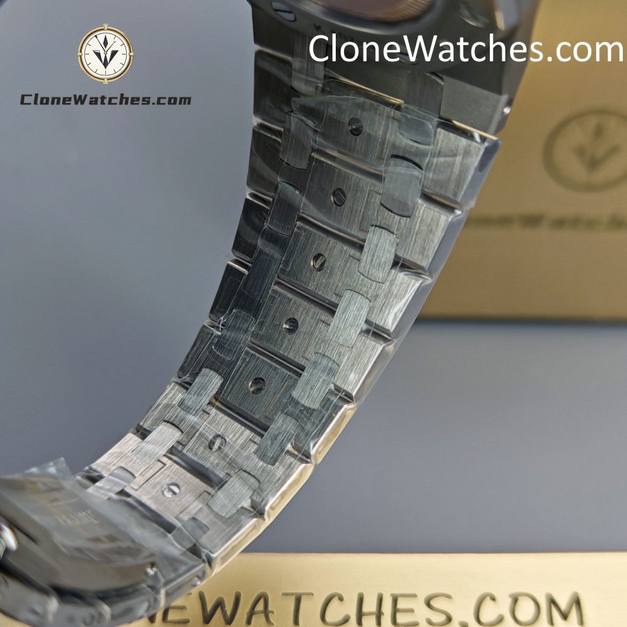 Audemars Piguet Super Clone Watches 1:1 Royal Oak “Jumbo” 15202IP Blue Dial - Image 10