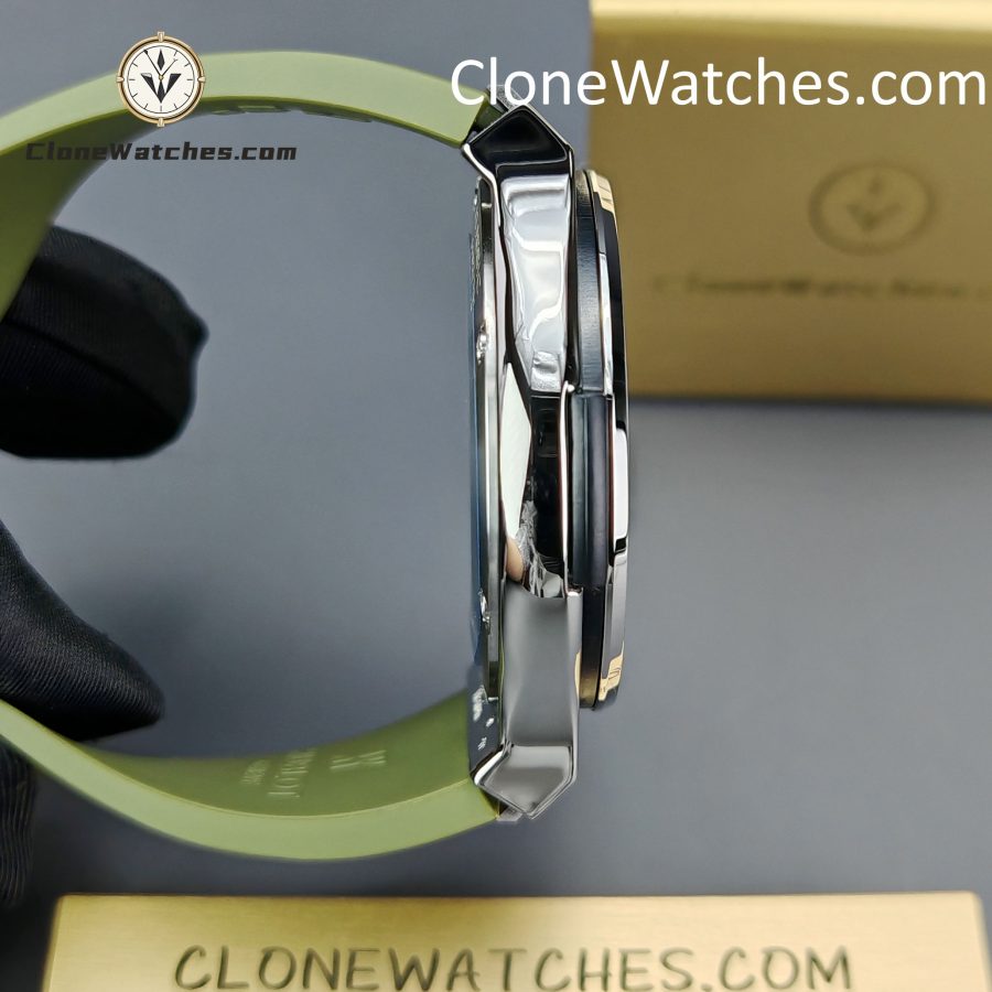 Hublot Super Clone Watches 1:1 Classic Fusion Titanium Green 42MM 542.NX.8970.RX - Image 6