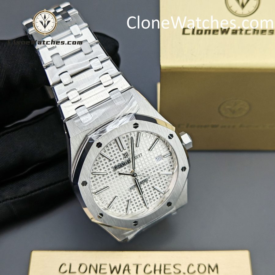 Audemars Piguet Super Clone Watches 1:1 Royal Oak 15400 White Dial - Image 4