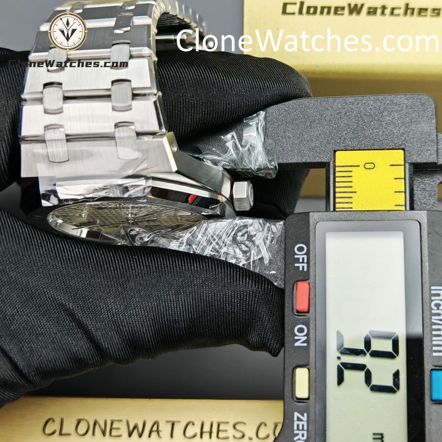 Audemars Piguet Super Clone Watches 1:1 Royal Oak 15400 White Dial - Image 14