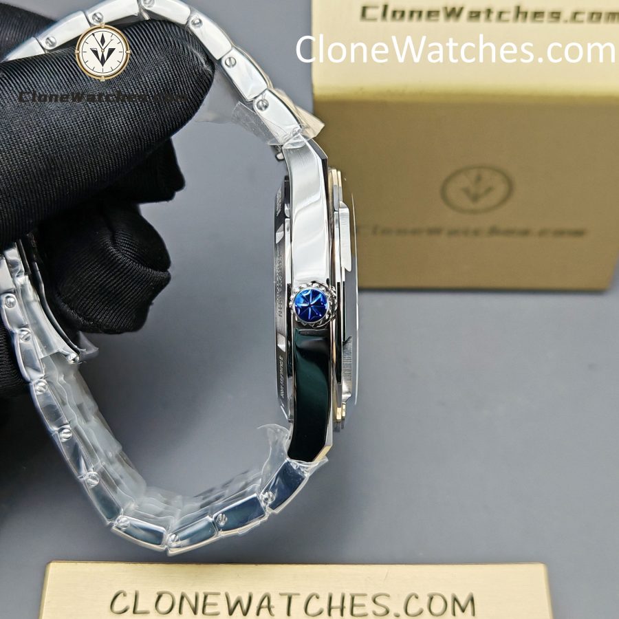 Vacheron Constantin Super Clone Watches 1:1 Overseas 4500V/210A-B126 Silvery white  Dial - Image 8