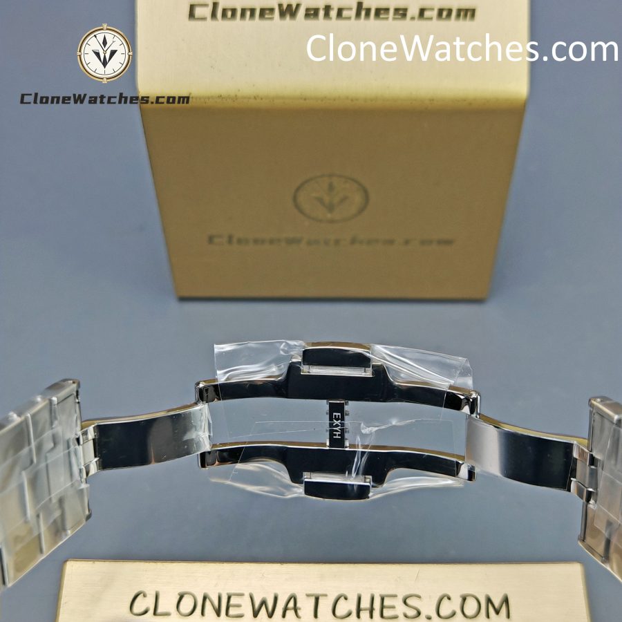 Vacheron Constantin Super Clone Watches 1:1 Overseas 4500V/210A-B126 Silvery white  Dial - Image 12