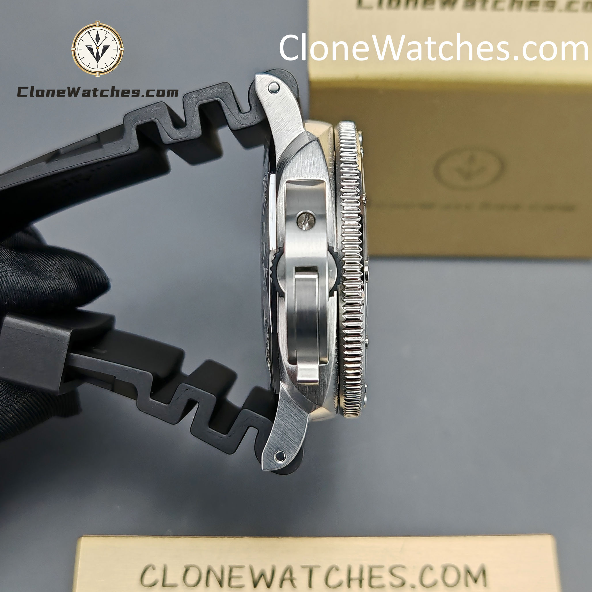 Panerai Super Clone Watches 1:1 Submersible GMT Navy SEALs PAM01323 Gradient Gray dial - Image 7