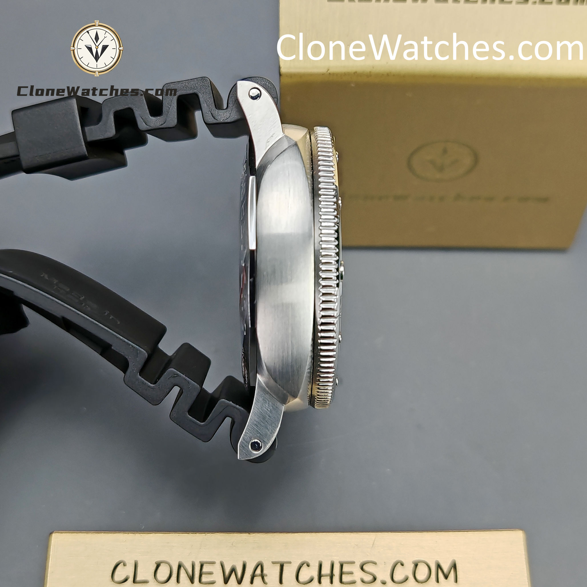 Panerai Super Clone Watches 1:1 Submersible GMT Navy SEALs PAM01323 Gradient Gray dial - Image 8