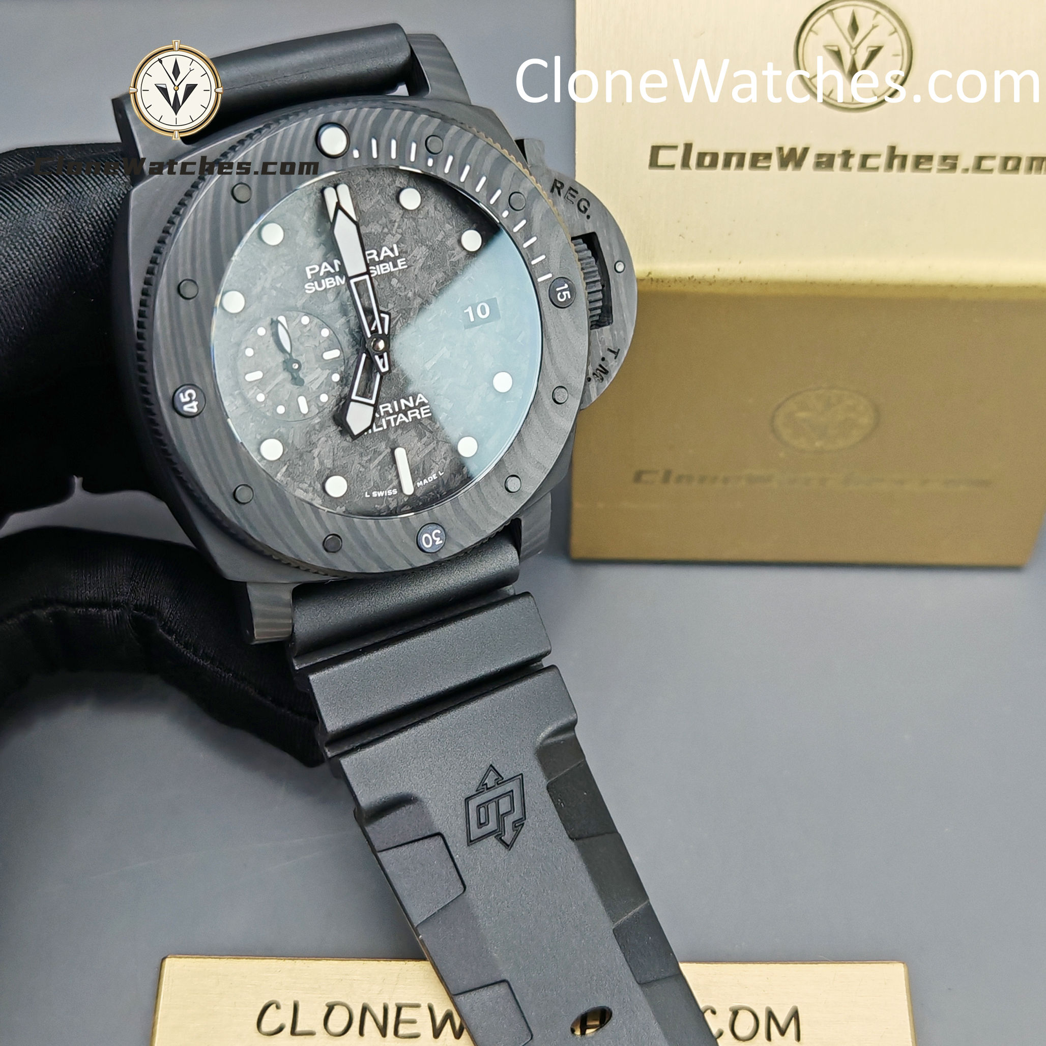 Panerai  1:1 Submersible Marina Militare Carbotech PAM 00979 - Image 4