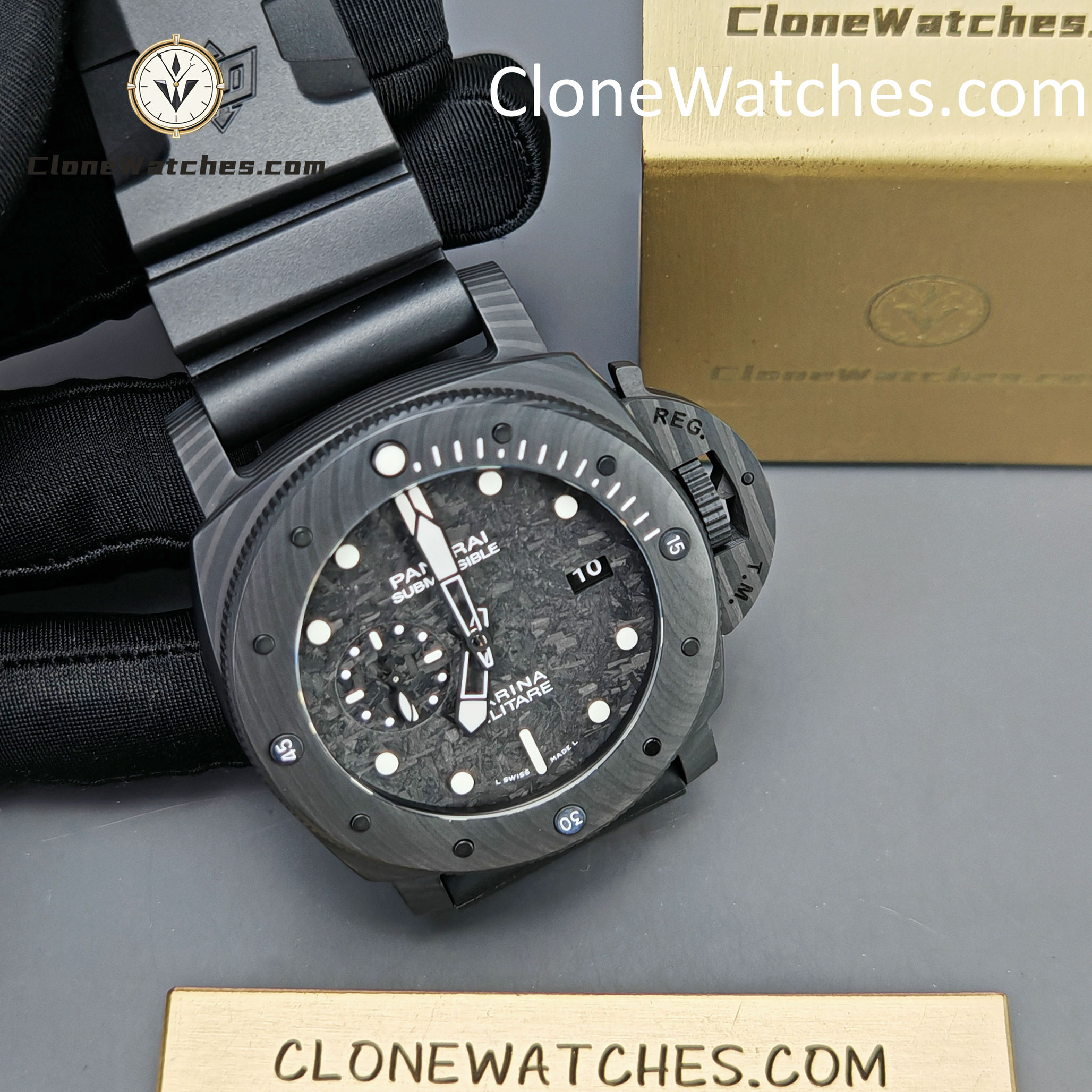 Panerai  1:1 Submersible Marina Militare Carbotech PAM 00979 - Image 5