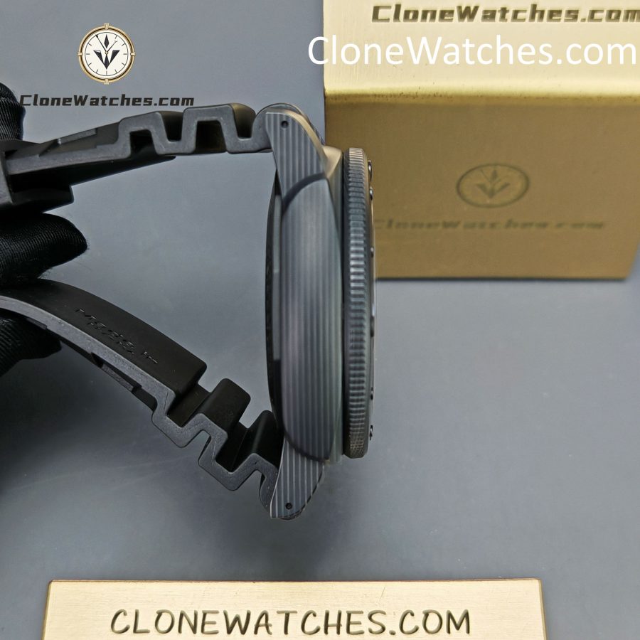 Panerai  1:1 Submersible Marina Militare Carbotech PAM 00979 - Image 8