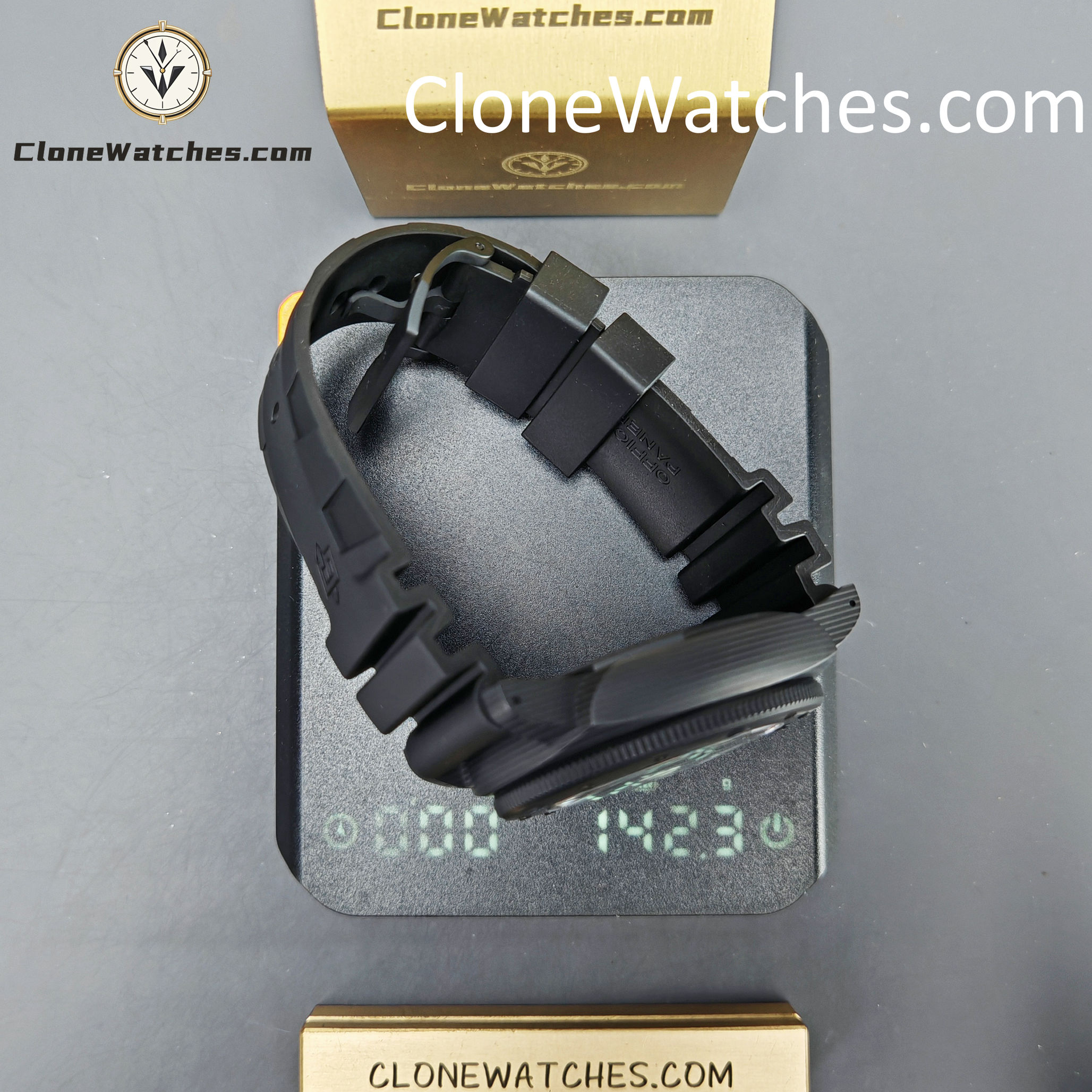 Panerai  1:1 Submersible Marina Militare Carbotech PAM 00979 - Image 14