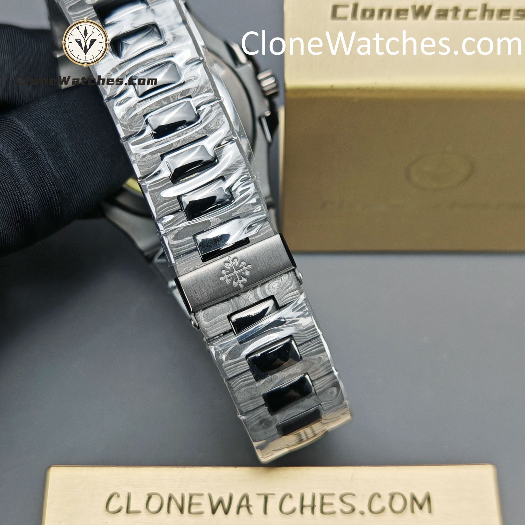 Modified Super Clone Watches 1:1 DiW Patek Philippe Nautilus CARBON BLACK 5711 - Image 7