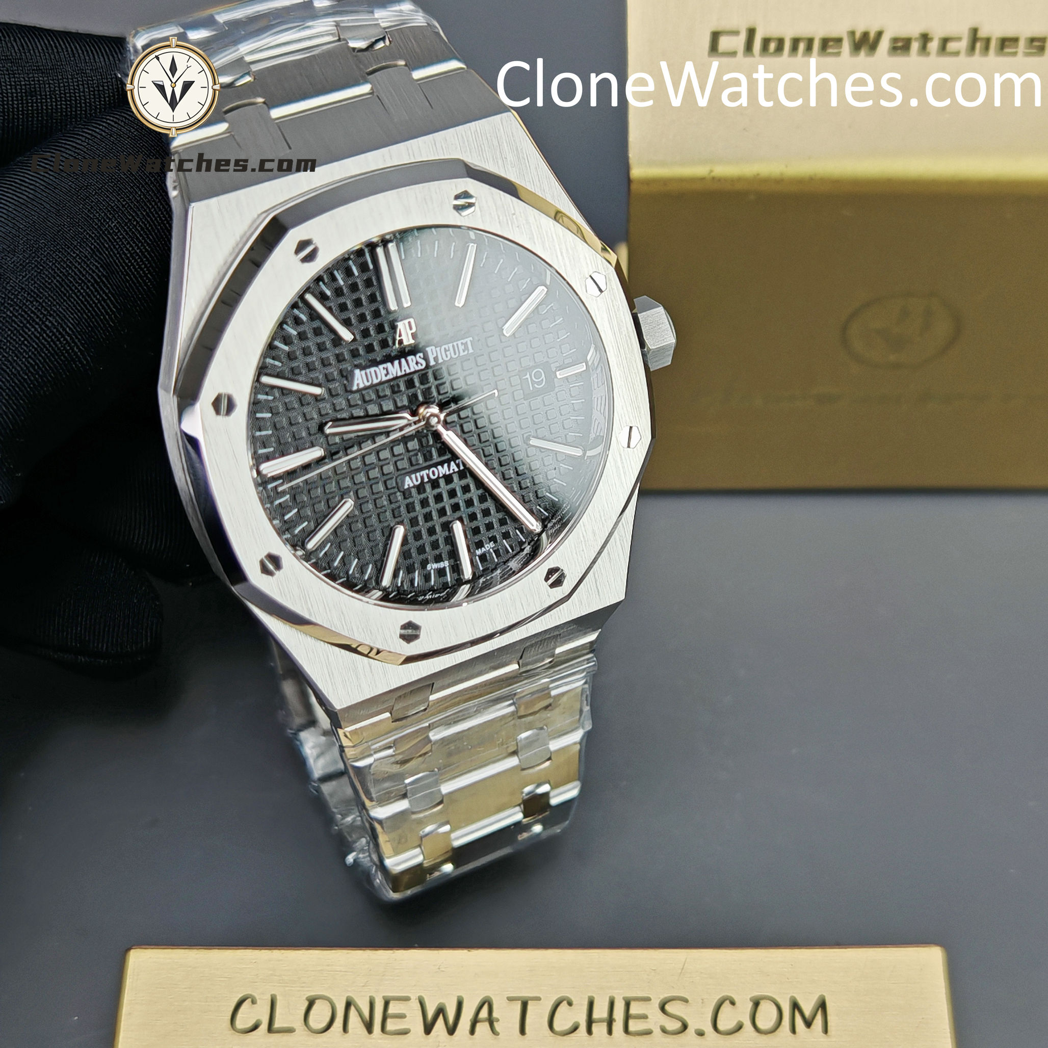 Audemars Piguet Super Clone Watches 1:1 Royal Oak 15400 Black Dial - Image 4