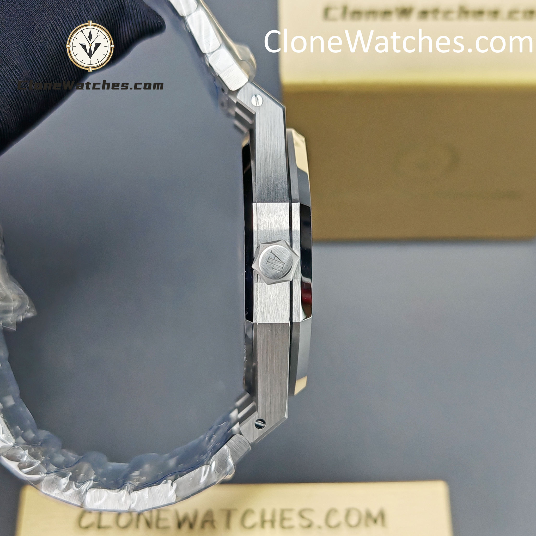 Audemars Piguet Super Clone Watches 1:1 Royal Oak 15400 Black Dial - Image 8