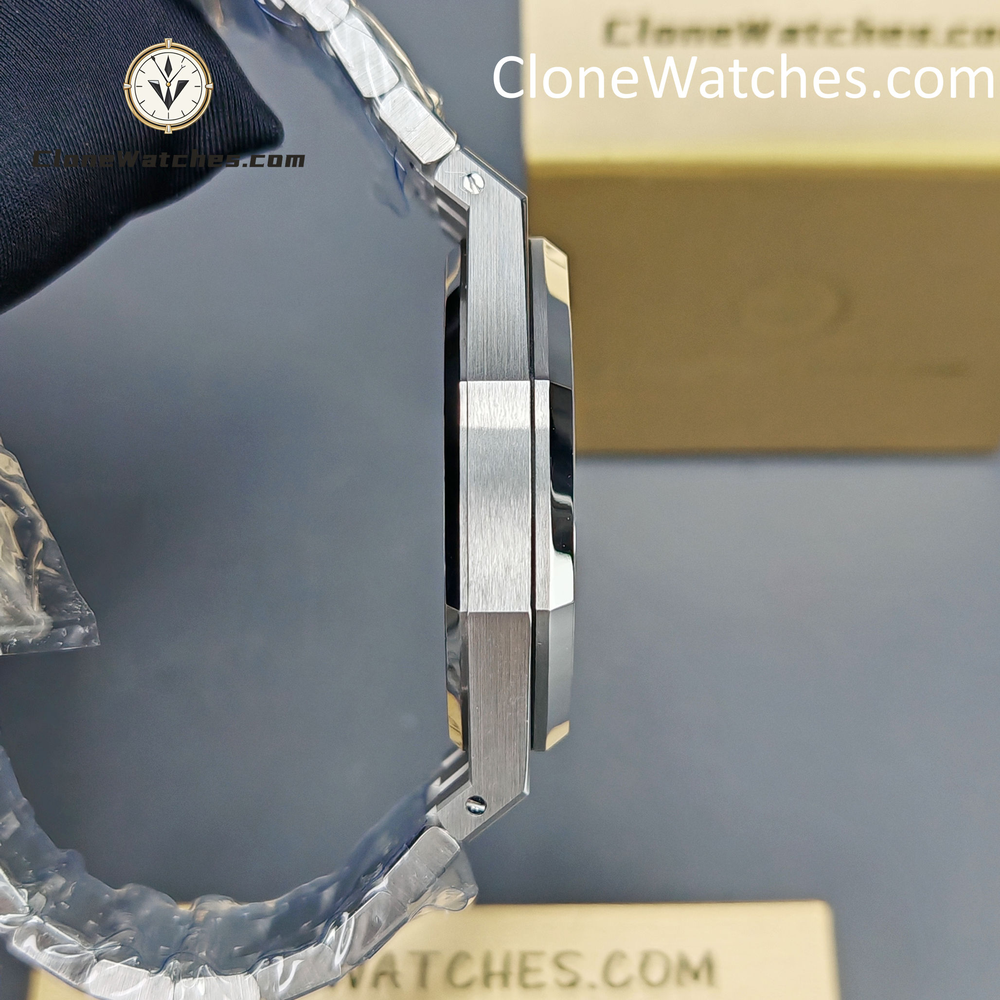 Audemars Piguet Super Clone Watches 1:1 Royal Oak 15400 Black Dial - Image 9