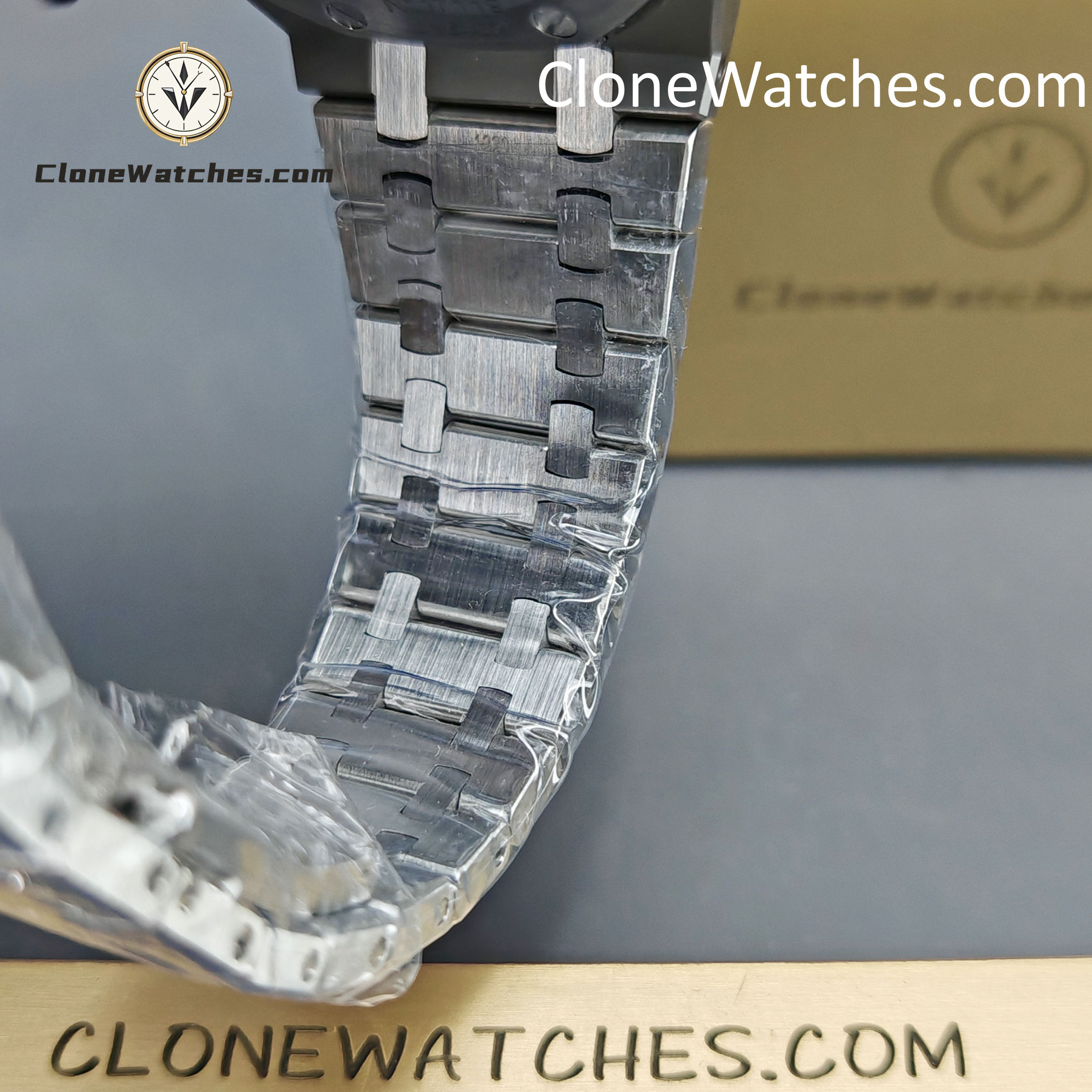 Audemars Piguet Super Clone Watches 1:1 Royal Oak 15400 Black Dial - Image 10