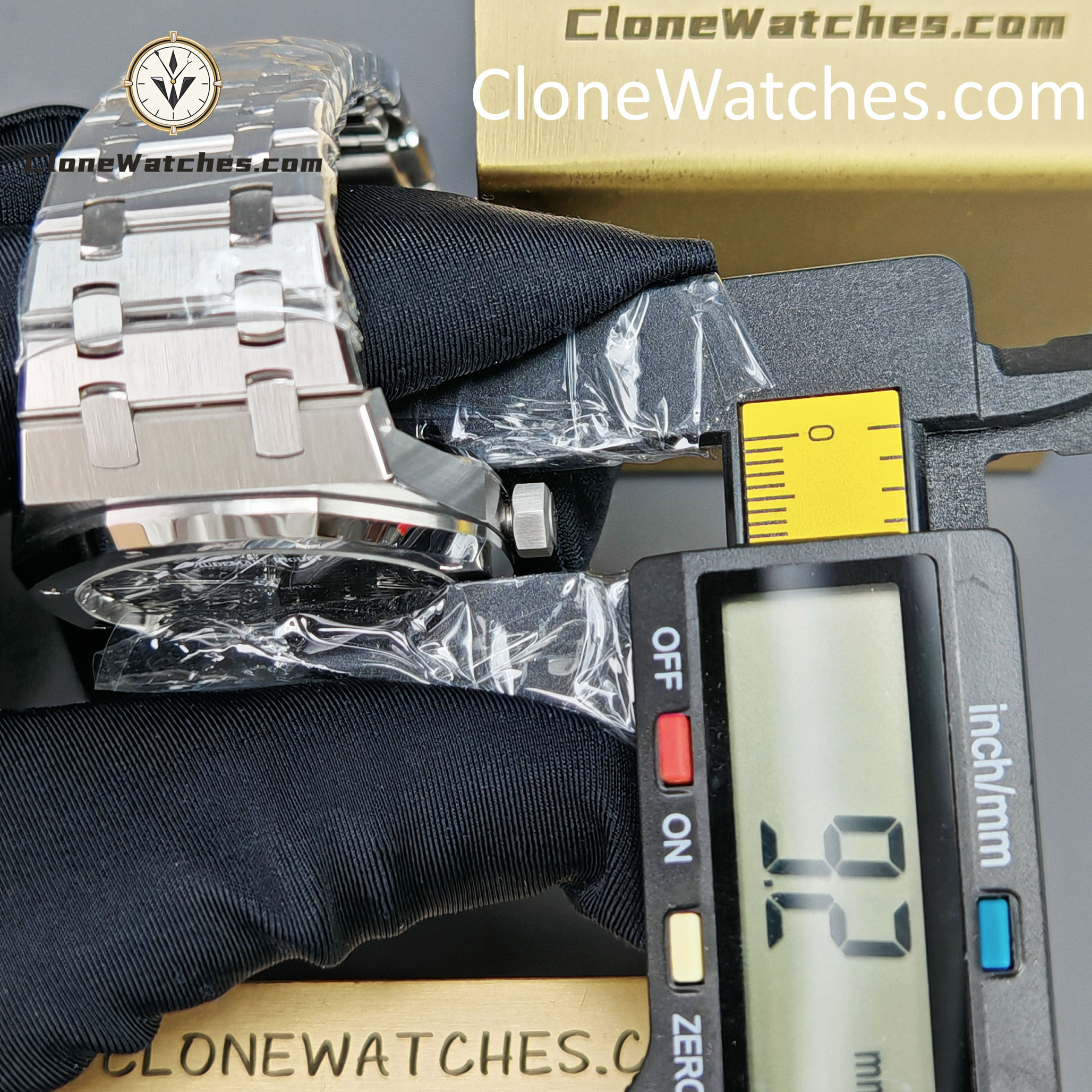 Audemars Piguet Super Clone Watches 1:1 Royal Oak 15400 Black Dial - Image 15