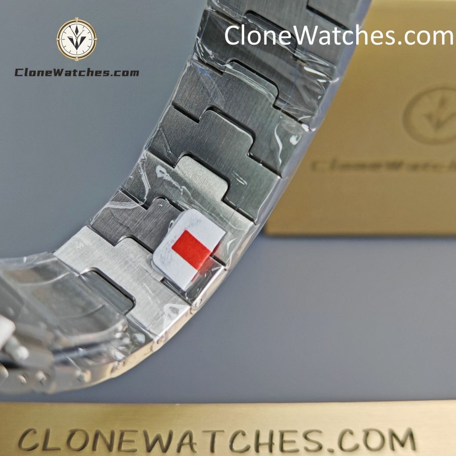 Cartier Super Clone Watches 1:1 Santos Series Gradient Green Dial 39.8MM WSSA0062 - Image 10