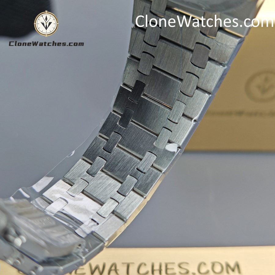 Audemars Piguet Super Clone Watches 1:1 Royal Oak Blue Dial 26240 Selfwinding Chronograph - Image 10