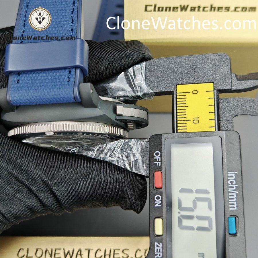 Panerai Super Clone Watches 1:1 Submersible Luna Rossa Ti-Ceramitech PAM01543 White Dial - Image 11