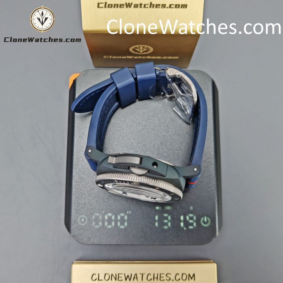 Panerai Super Clone Watches 1:1 Submersible Luna Rossa Ti-Ceramitech PAM01543 White Dial - Image 12