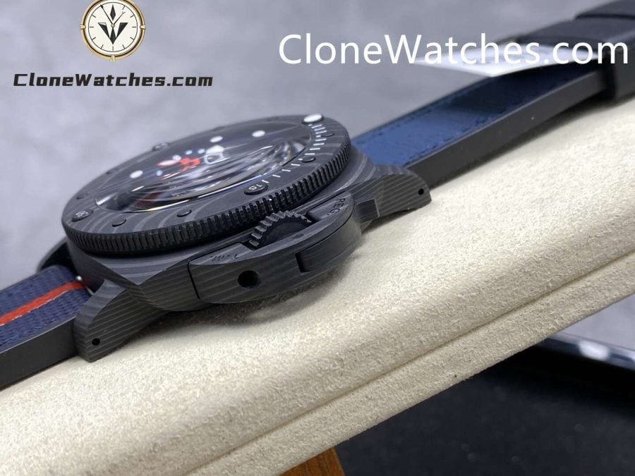 Panerai Super Clone Watches 1:1 Submersible Luna Rossa Carbotech™ PAM01563 Blue Dial - Image 6