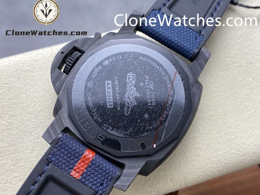 Panerai Super Clone Watches 1:1 Submersible Luna Rossa Carbotech™ PAM01563 Blue Dial - Image 7