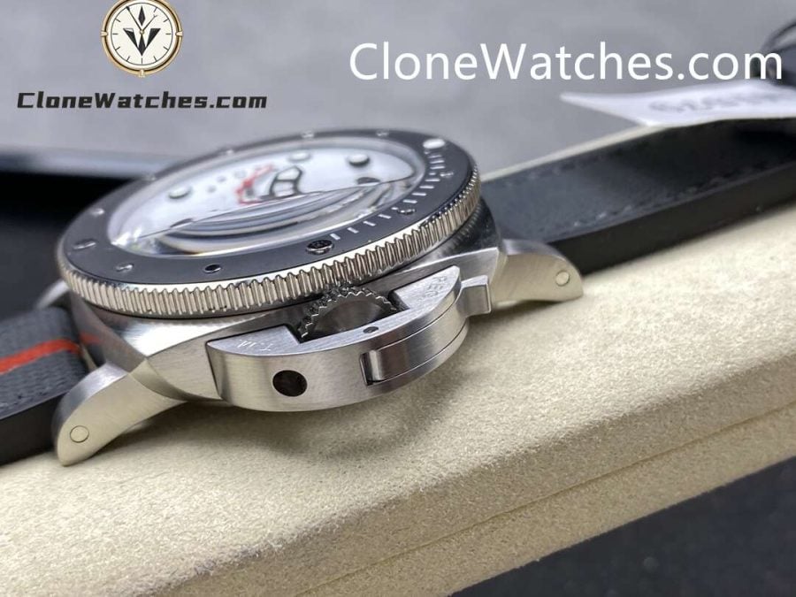 Panerai Super Clone Watches 1:1 Submersible Luna Rossa PAM01579 White Dial 42mm - Image 6