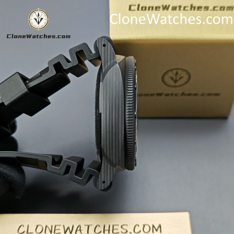 Panerai Super Clone Watches 1:1 Submersible GMT Carbotech™ PAM01324 44mm - Image 8