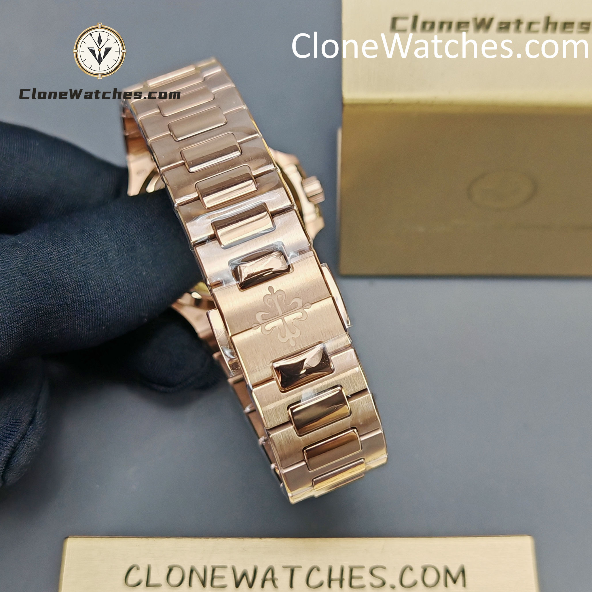 Patek Philippe Super Clone Watches 1:1 Nautilus Rose Gold White Dial 7118/1200R-001 35.2 mm - Image 7