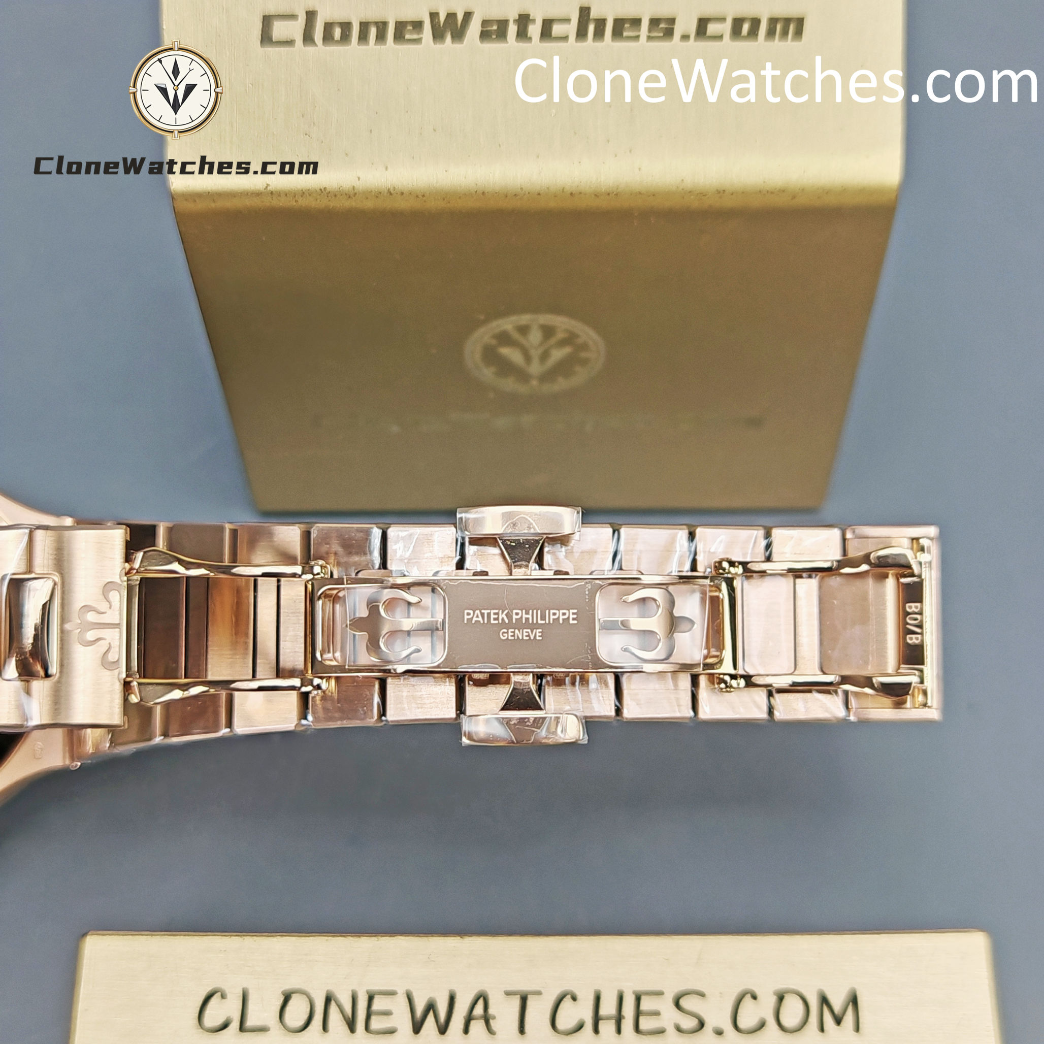 Patek Philippe Super Clone Watches 1:1 Nautilus Rose Gold White Dial 7118/1200R-001 35.2 mm - Image 13