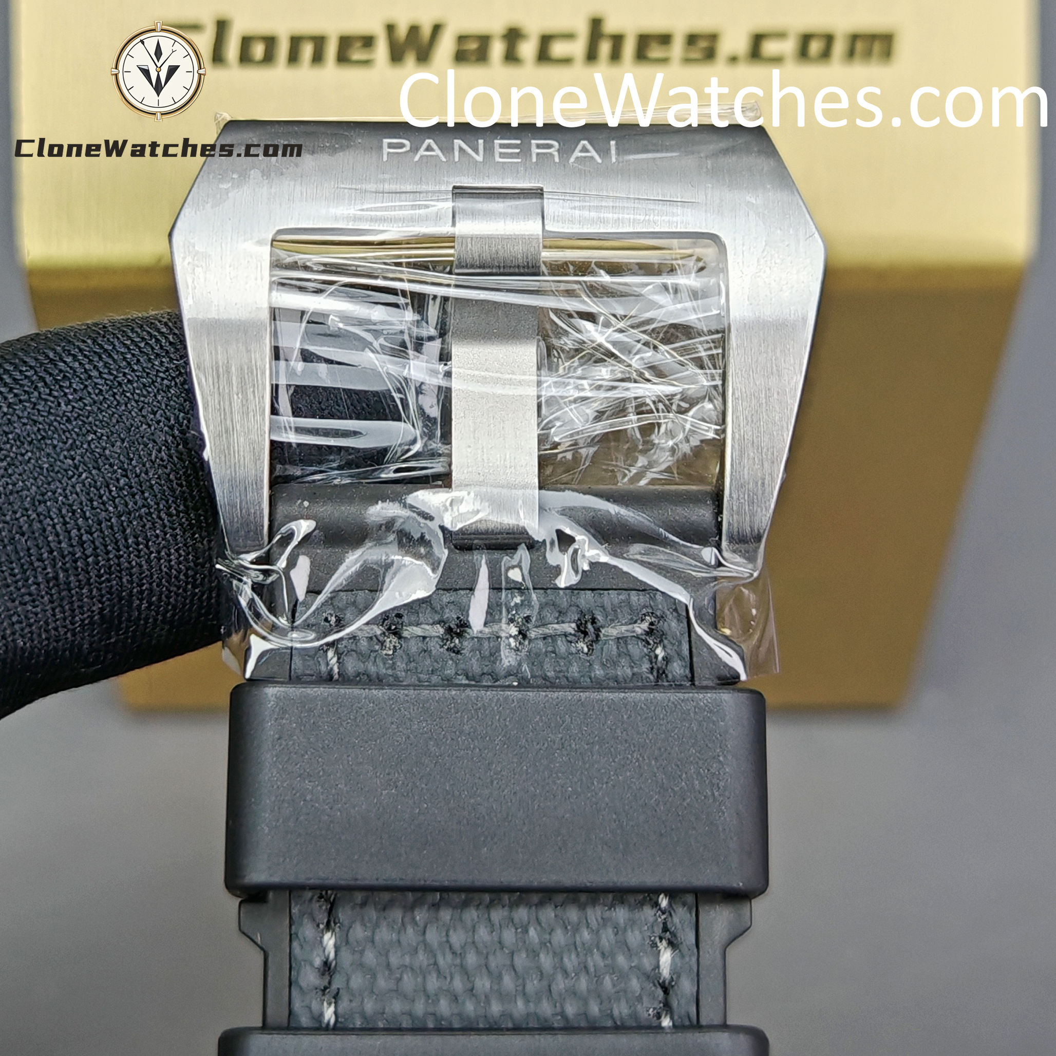 Panerai Super Clone Watches 1:1 Submersible QuarantaQuattro Luna Rossa PAM01681 44mm - Image 9