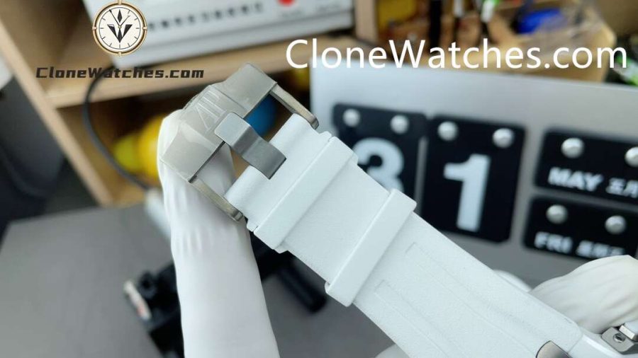 Audemars Piguet Super Clone Watches 1:1 Royal Oak Offshore Chronograph White Ceramic 26402CB 44MM - Image 9