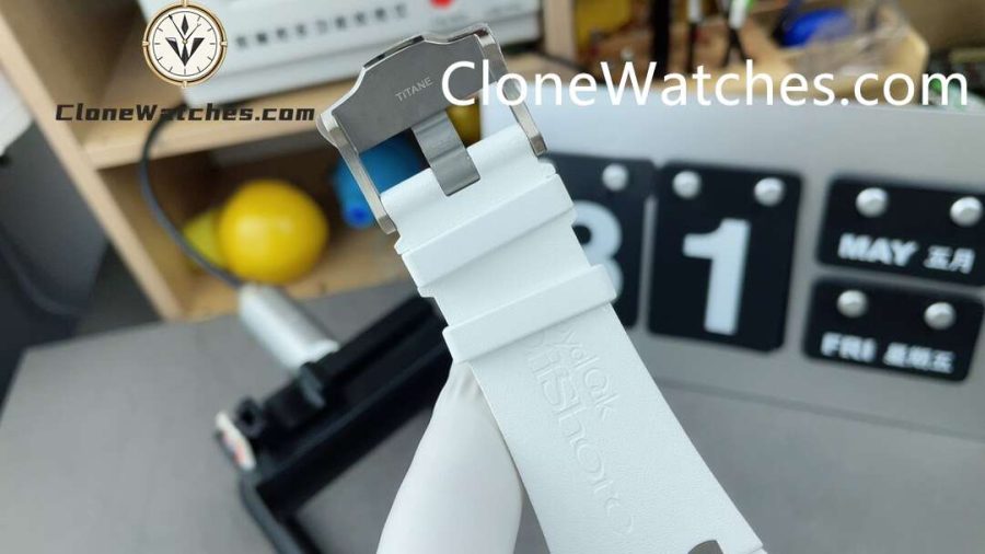 Audemars Piguet Super Clone Watches 1:1 Royal Oak Offshore Chronograph White Ceramic 26402CB 44MM - Image 8