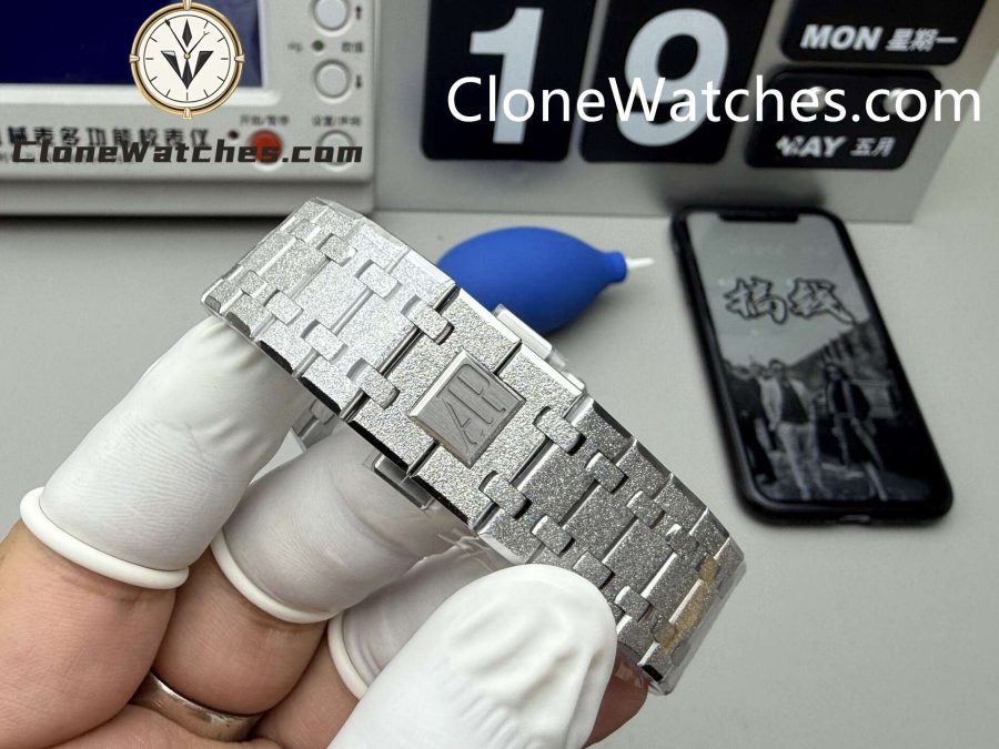 Audemars Piguet Super Clone Watches 1:1 Royal Oak Smoky Blue Dial 26240BA Selfwinding Chronograph - Image 9